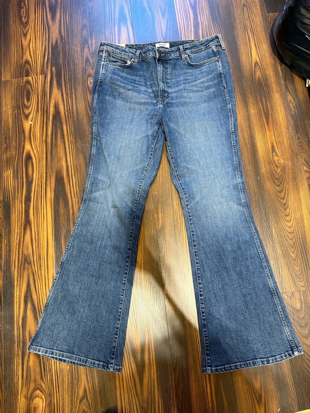 NWT Wrangler Retro Bailey Flare Hannah Womens Jeans Size 35